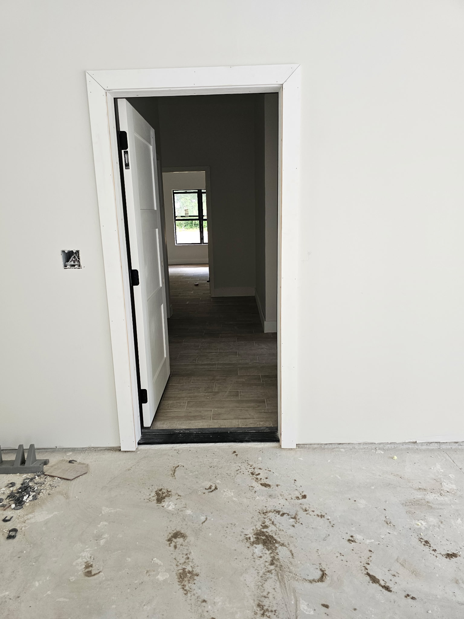 Door Installation & Hardware - Photo 9